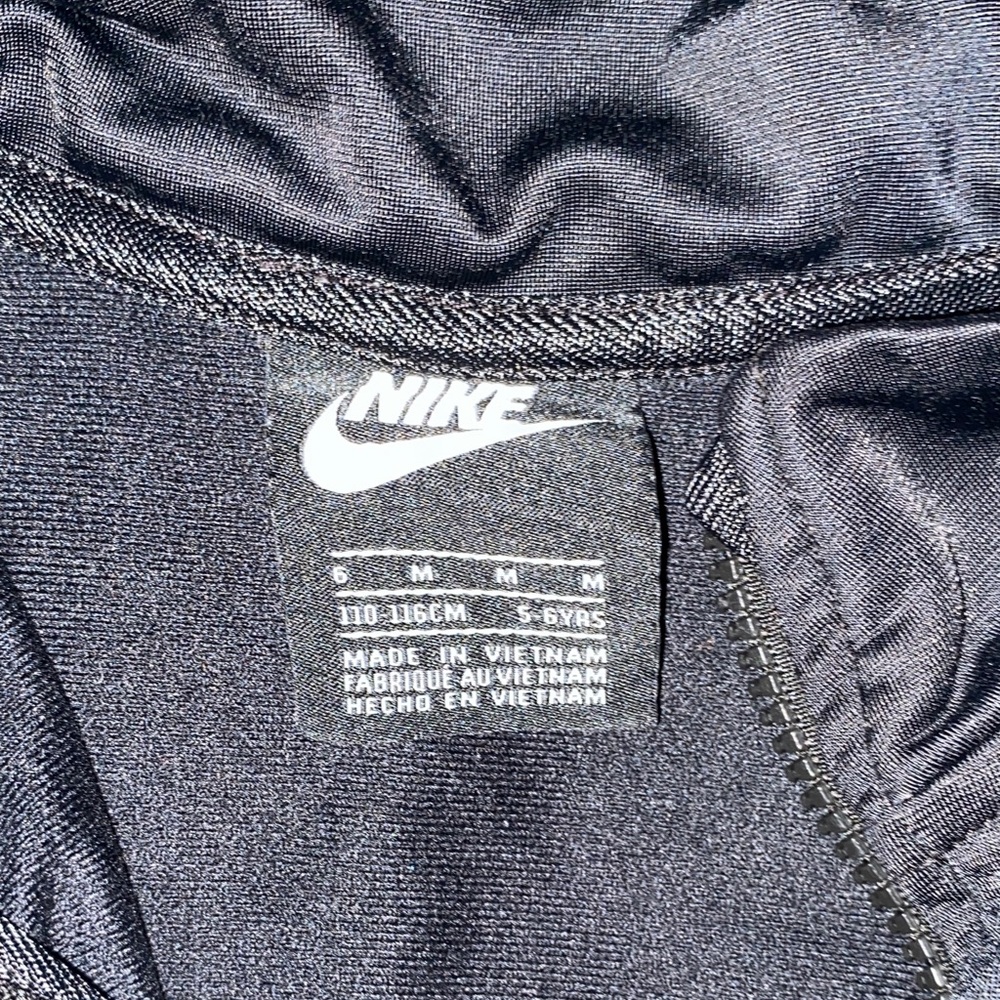 Nike • Color Block • Jacket - Picture 2 of 5